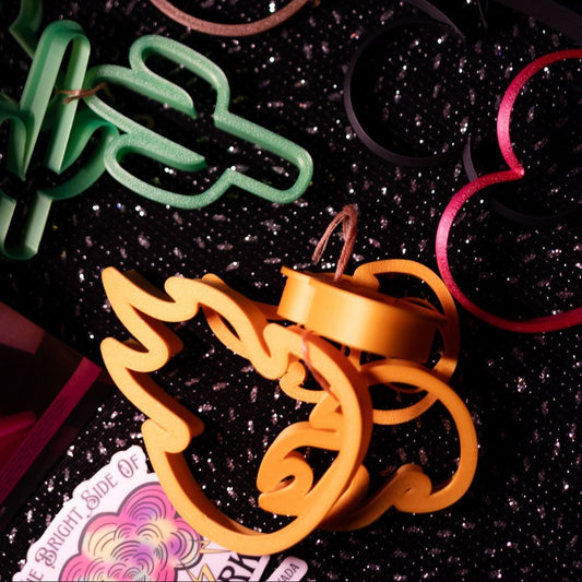 Flame shaped cookie cutter set